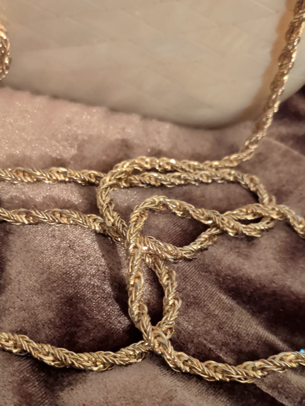 Mother Of Pearl/ Lucite -Elegant Cream, diamond Design Bag